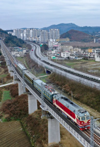 瓮马铁路最新动态，科技驱动，重塑铁路之旅