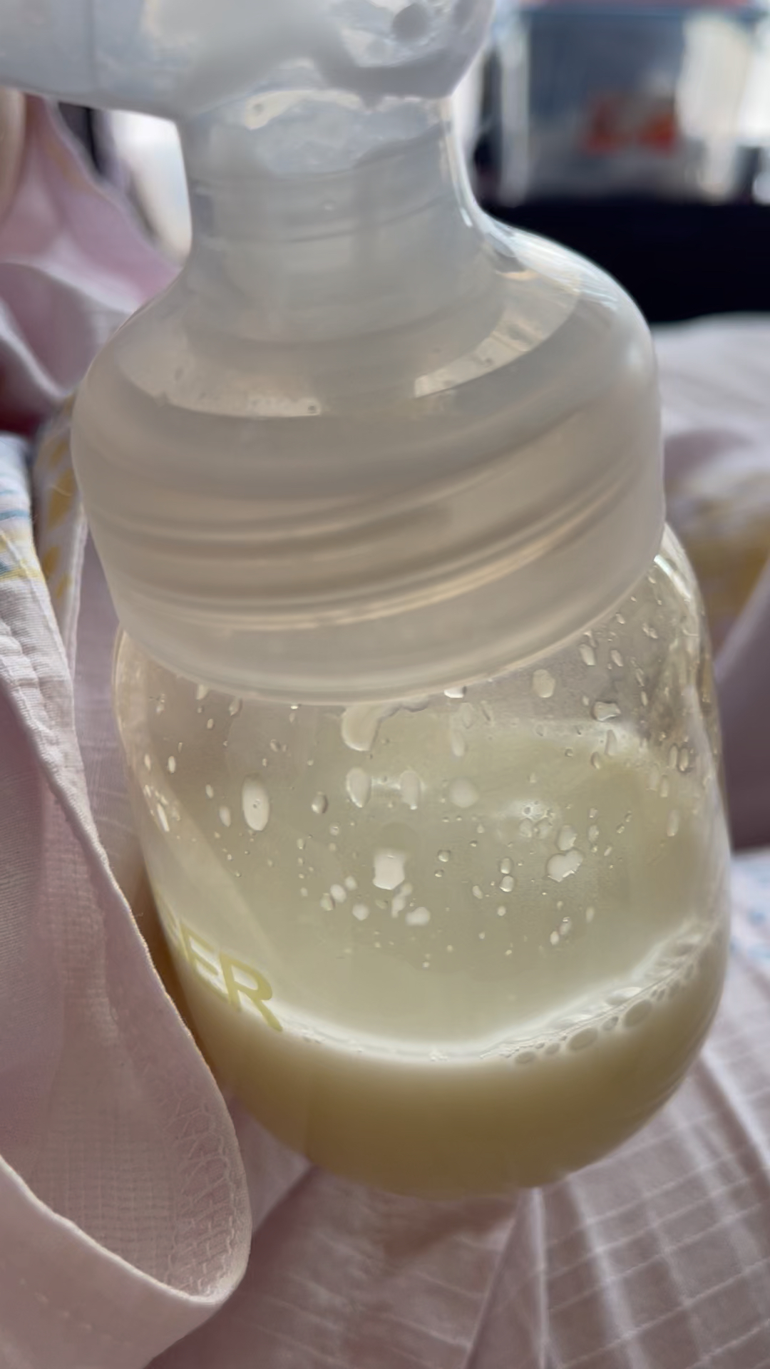 科学解读最新母乳奶水的营养与价值