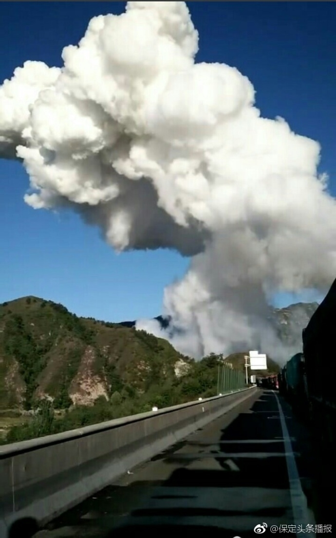张石高速爆炸最新动态，力量与自信见证变化